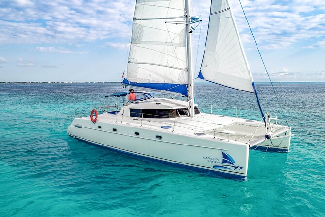 Isla Mujeres Catamaran Tour with Open Bar, Lunch and Snorkeling - The catamaran ride and the social mood