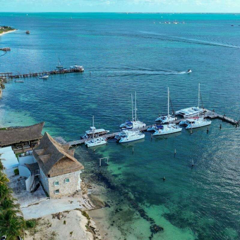 Isla Mujeres: Deluxe Catamaran Tour - The catamaran ride across the Caribbean