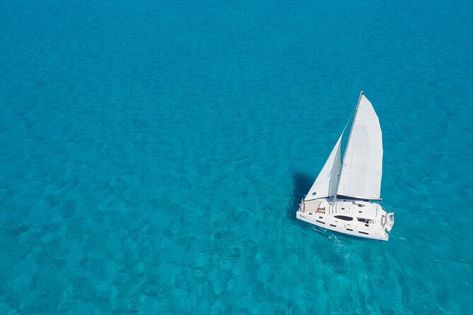 Isla Mujeres Luxury Sailing: Adults Only or Family Friendly - Lunch and the open bar onboard