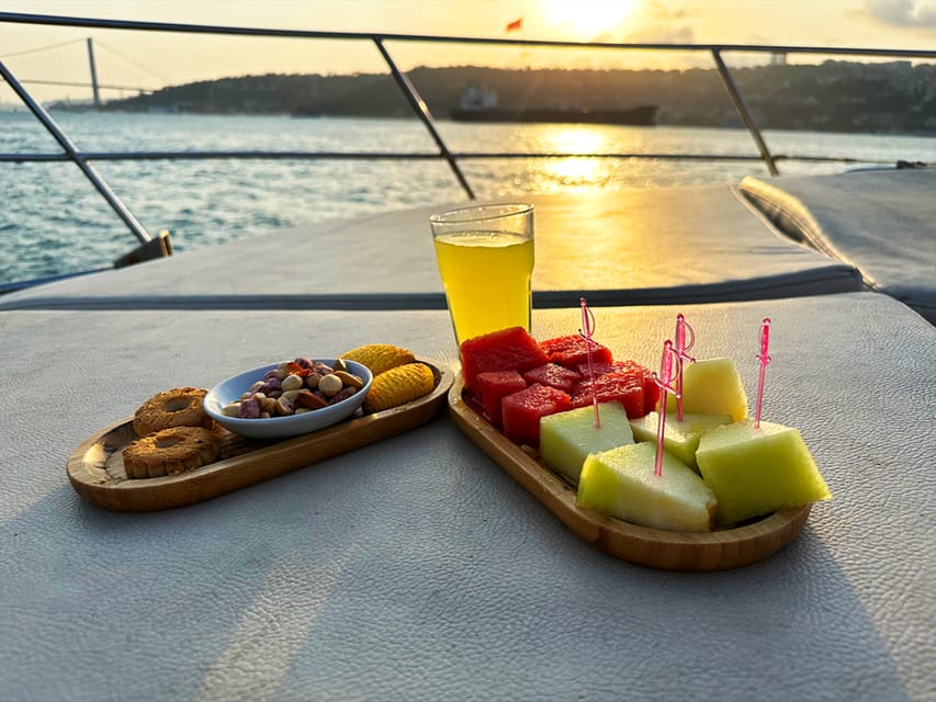 Istanbul: Bosphorus and Golden Horn Sunset Yacht Cruise - The northern turn: Rumeli Fortress to Anatolian Fortress