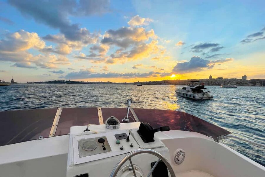 Istanbul: Bosphorus Cruise by Luxury Yacht - Galataport, Maiden’s Tower, and the changing views