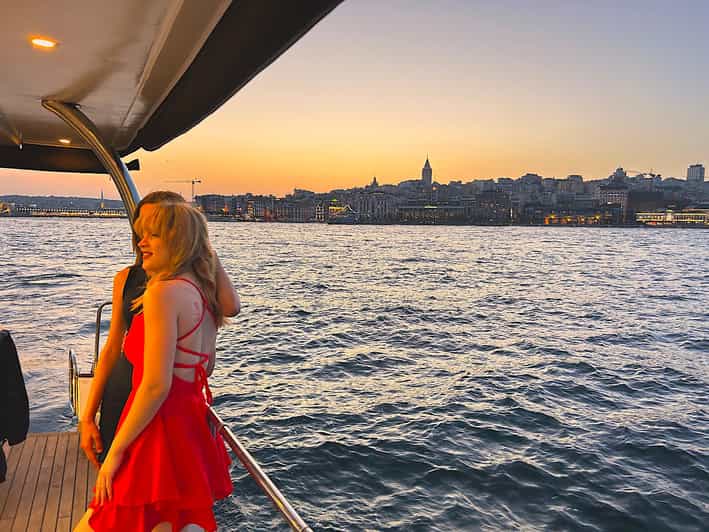 Istanbul: Bosphorus Cruise by Luxury Yacht - Meeting the yacht at Balıkçı Kemal in Karaköy