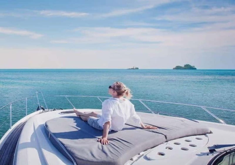 Istanbul: Bosphorus Morning or Sunset Yacht Tour with Snacks - Boarding at Kabatas, near the tram station