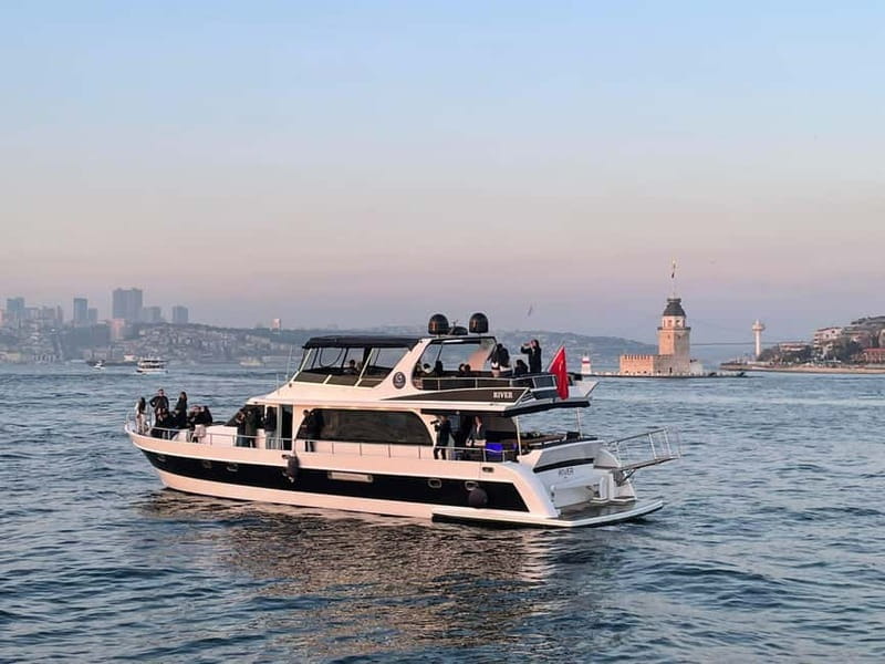 Istanbul: Bosphorus Private Guided Yacht Cruise with Snacks - Why the Bosphorus works best from a private yacht
