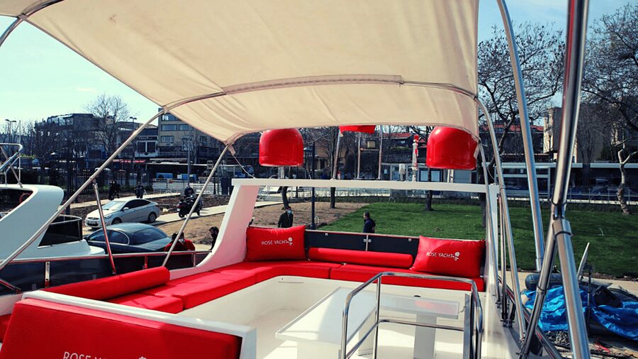 İstanbul: Bosphorus Private Yacht Cruise with Tea and Coffee - Is $272 good value for six people?