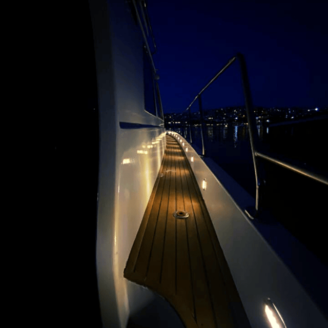 İstanbul: Bosphorus Private Yacht Cruise with Tea and Coffee - Service, communication, and possible changes