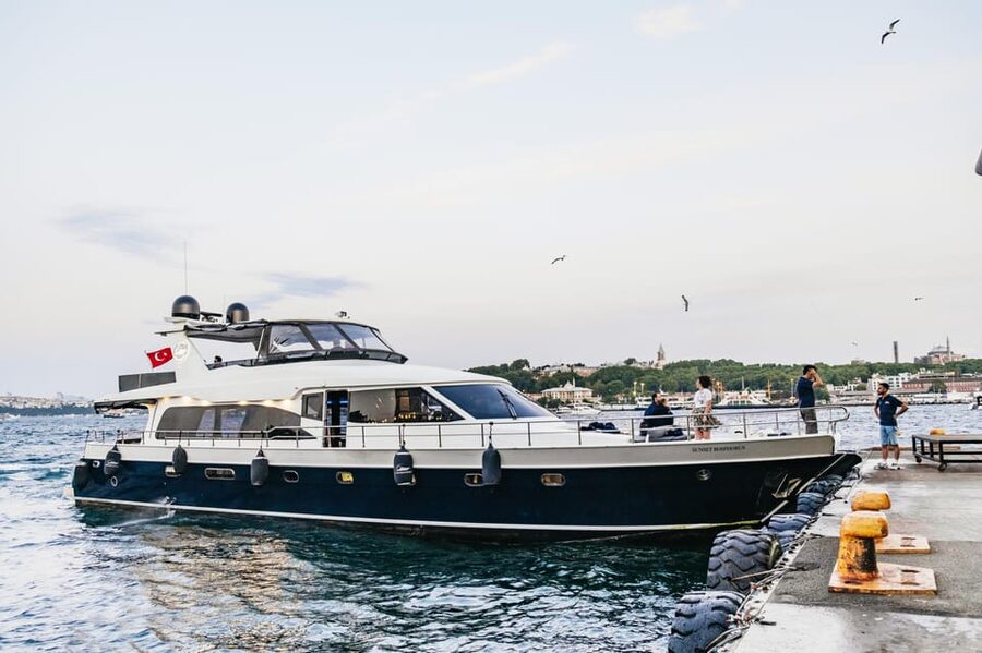 Istanbul: Bosphorus Sunset Cruise on a Luxury Yacht - Key things to know before booking