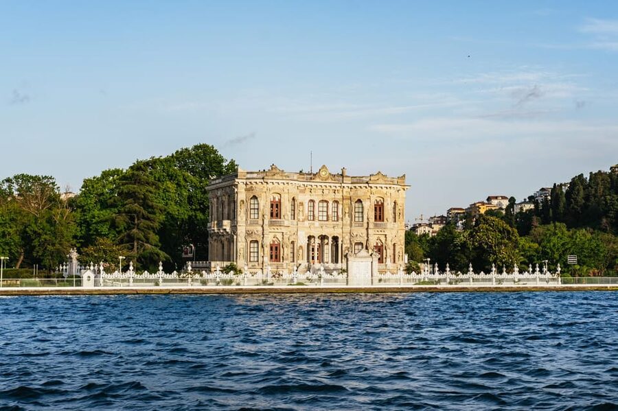 Istanbul: Bosphorus Sunset Cruise on a Luxury Yacht - The Golden Horn, Galata Bridge, and Galataport