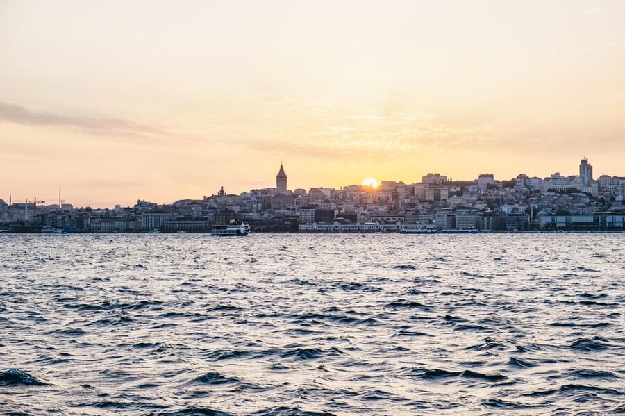 Istanbul: Bosphorus Sunset Cruise on a Luxury Yacht - Why the Bosphorus is Istanbul’s best evening view