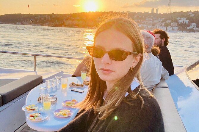 Istanbul Bosphorus Sunset Cruise on Luxury Yacht - Bebek and Rumeli Fortress