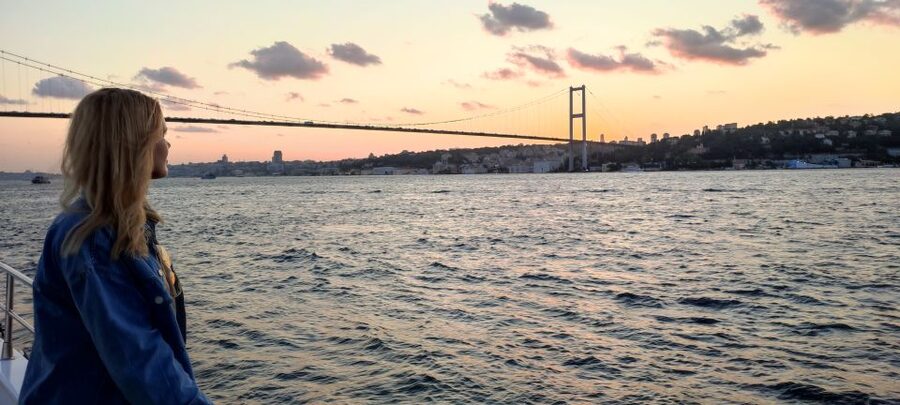 Istanbul: Bosphorus Sunset Cruise on Yacht with Live Guide - Rumeli Fortress and the northern turn