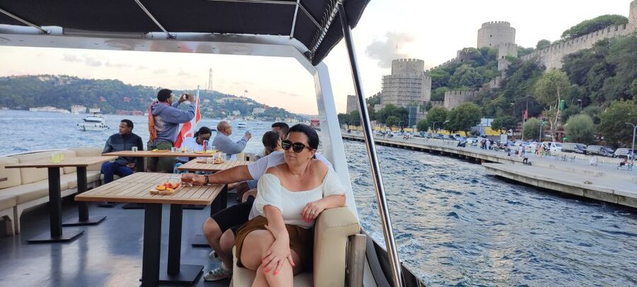Istanbul: Bosphorus Sunset Cruise on Yacht with Live Guide - The old city return