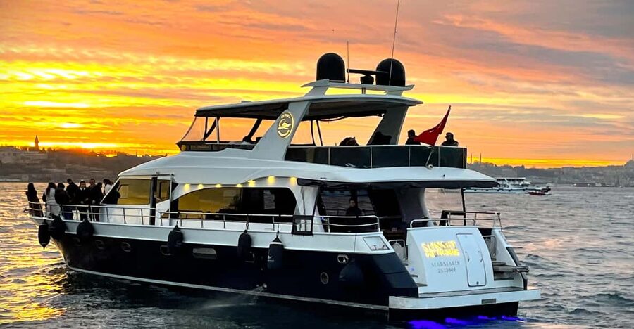 Istanbul: Bosphorus Sunset Yacht Cruise with Live Guide - Bridges, Arnavutkoy, and Rumeli Fortress