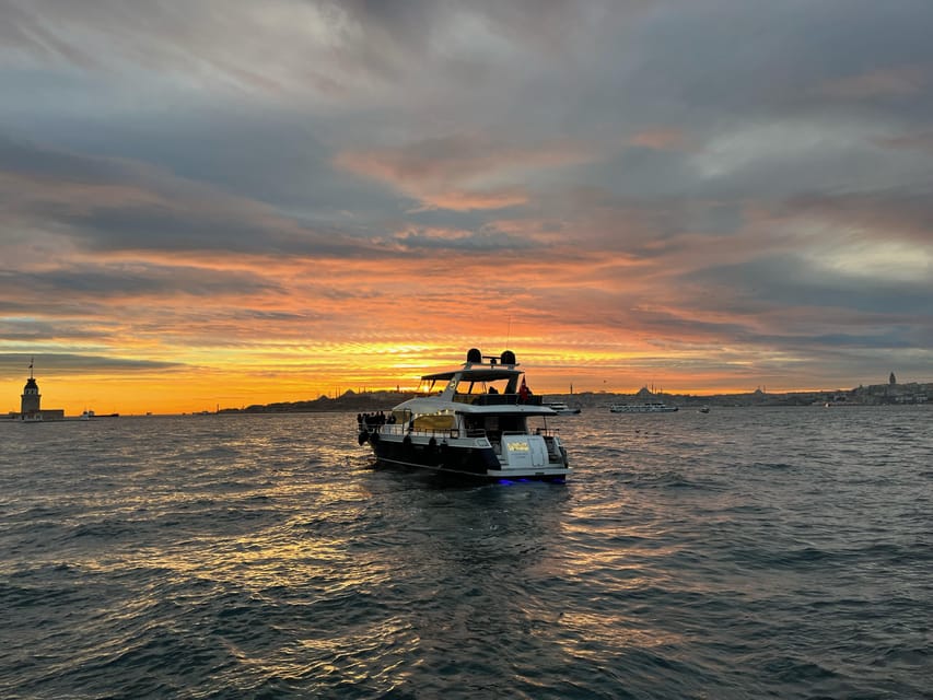 Istanbul: Bosphorus Sunset Yacht Cruise with Live Guide - What the yacht and onboard service are like