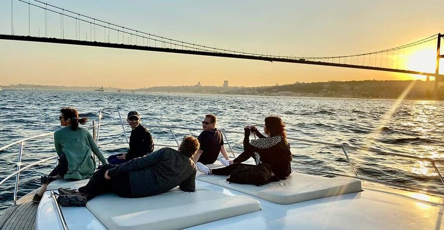 Istanbul: Bosphorus Yacht Cruise at Sunset with Snacks - Key Points Before You Book