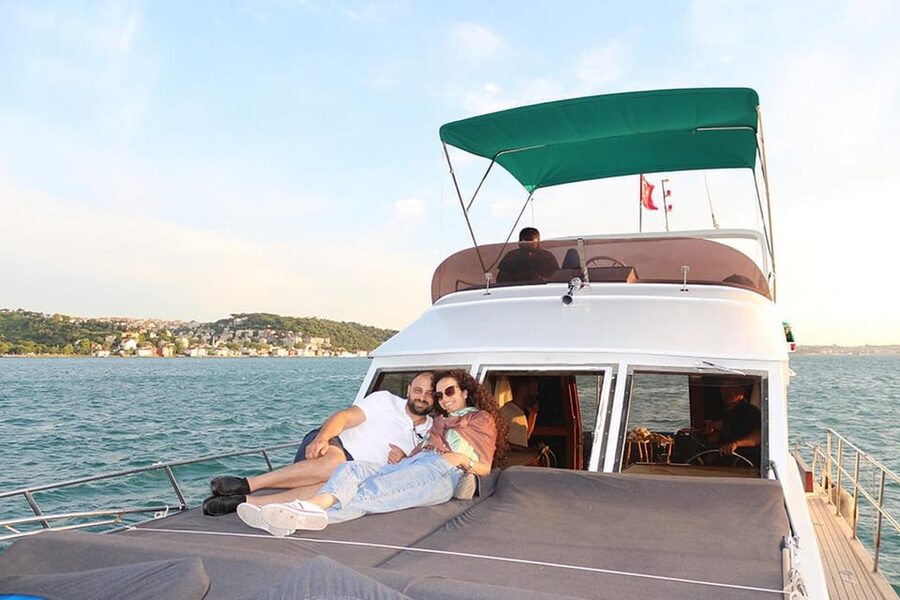 Istanbul: Bosphorus Yacht Cruise at Sunset with Snacks - Setting Out Between Two Continents