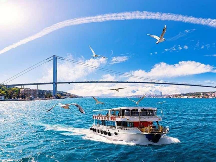 Istanbul: Bosphorus Yacht Cruise with Golden Horn View - The guide, commentary, and languages