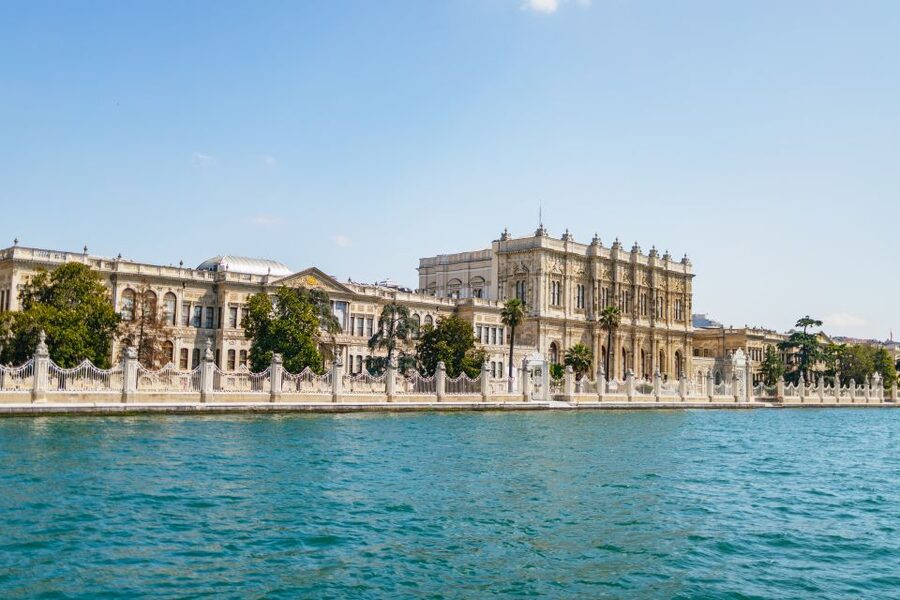 Istanbul: Bosphorus Yacht Cruise with Stopover on Asian Side - What is served onboard