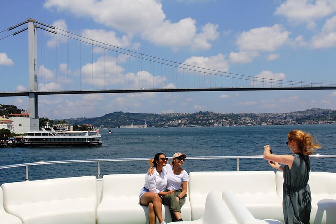 Istanbul Bosphorus Yacht Experience – Asian Side Visit in Kanlica - Bridges, Bebek, and Rumelihisarı