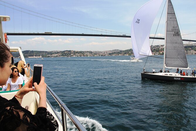 Istanbul Bosphorus Yacht Experience – Asian Side Visit in Kanlica - Beylerbeyi, Anadoluhisarı, and Küçüksu