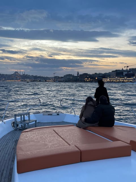 Istanbul: Daytime Bosphorus Yacht Cruise with Fruit & Snacks - Dolmabahçe and Çırağan, the grand waterfront palaces