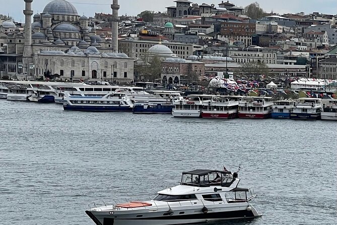 Istanbul: Luxury Private Yacht Cruise on the Bosphorus - Communication and comfort on the boat