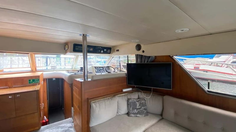 Istanbul: Luxury Yacht on Bosphorus - What the $136 group price really means