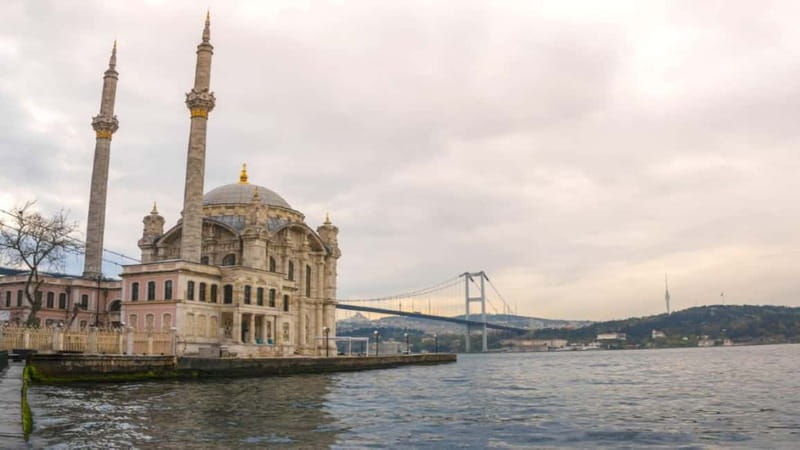 Istanbul: Luxury Yacht on Bosphorus - What the service is like