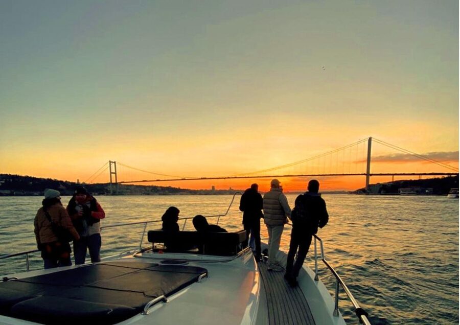 Istanbul: Small-Group Luxury Yacht Sunset Cruise w/ Snacks - Galataport and the first palace views