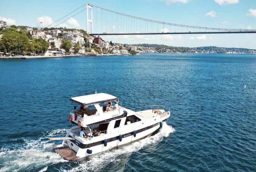 Istanbul: Small Group Yacht Tour with Unlimited Wine - Five things that make this yacht ride different