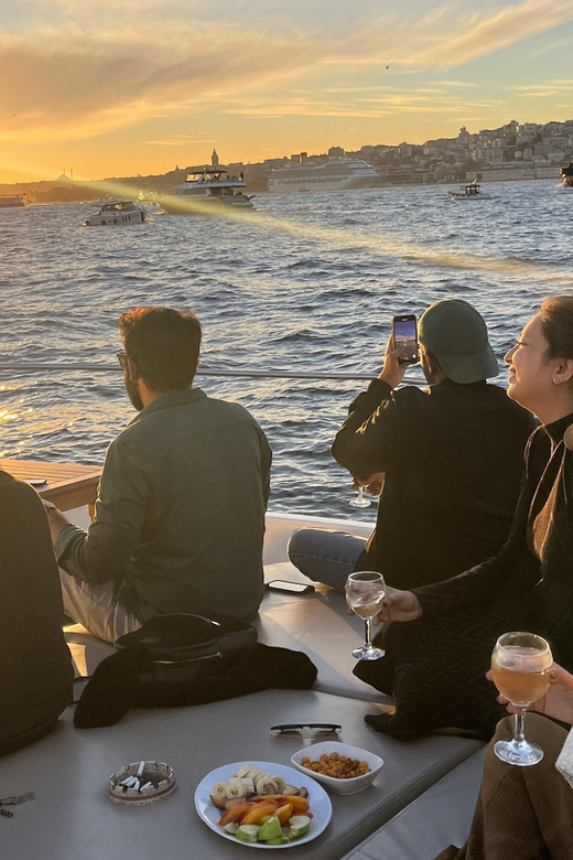 Istanbul: Small Group Yacht Tour with Unlimited Wine - Why a small yacht beats a big Bosphorus boat