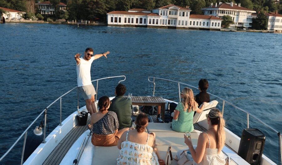 Istanbul: Small Group Yacht Tour with Unlimited Wine - Hagia Sophia from the water