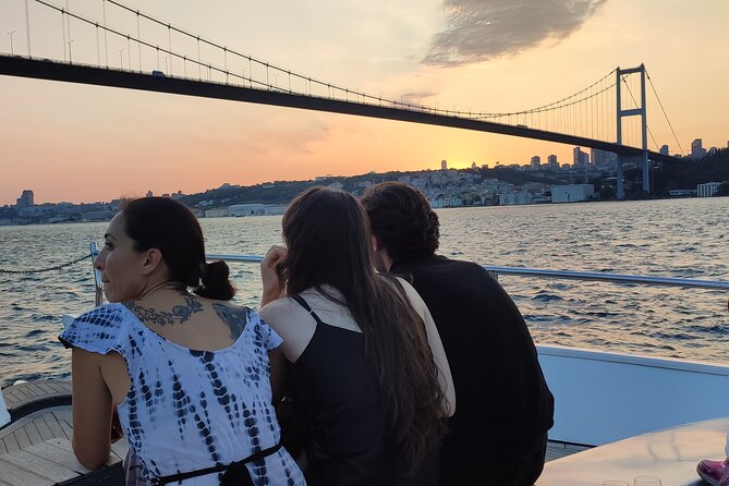 Istanbul Sunset Cruise on Luxury Yacht - Guided Group Cruise - Maiden’s Tower and the return toward the Golden Horn