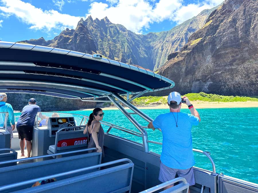 Kauai: Na Pali Coast Deluxe Power Catamaran Tour - Why this power catamaran suits Kauai