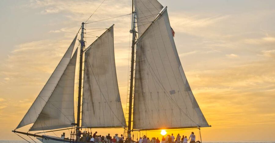 Key West: Windjammer Champagne Sunset Sail - Drinks included from boarding to sunset