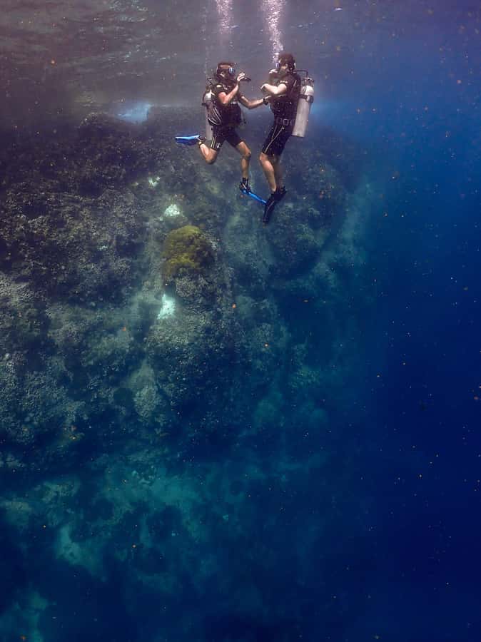 Koh Samui: Discovery Dive to Koh Tao or Sail Rock - Learning the basics before entering the water