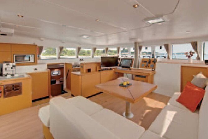 Kona Luxury Catamaran Yacht Snorkel & Sail - What the boat experience is really like