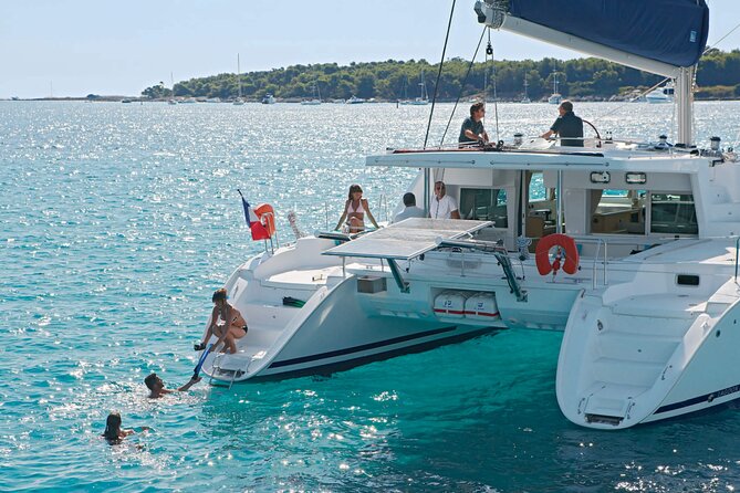 Kona Luxury Catamaran Yacht Snorkel & Sail - Pawai Bay, Makalawena, and the changing Kona route