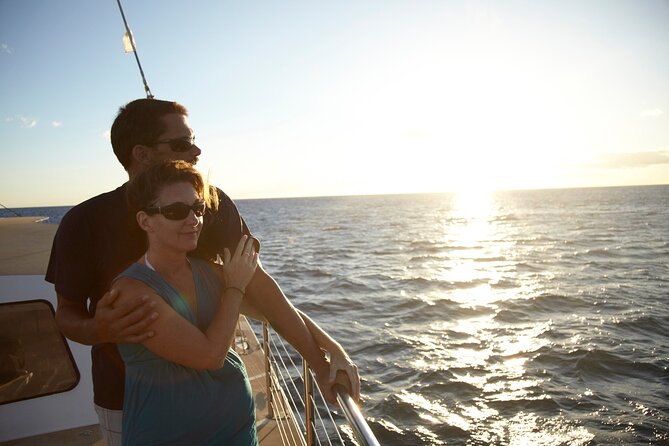 Kona Signature Catamaran Sunset Sail - What you see along the Kona shoreline