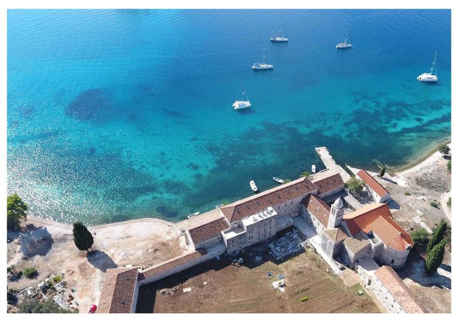 Korčula 3 ISLAND CATAMARAN TOUR Badija - Vrnik - Stupe - Three islands, three different moods