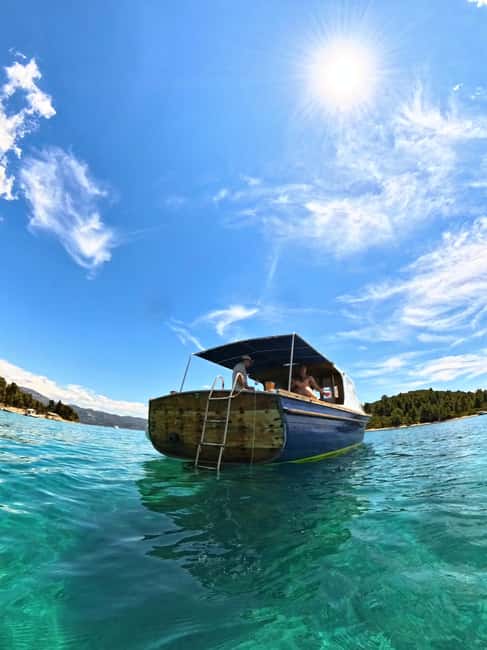 Korčula: Sail Away - tour with traditional craftmanship boat - Food, drinks, and the shared-boat atmosphere