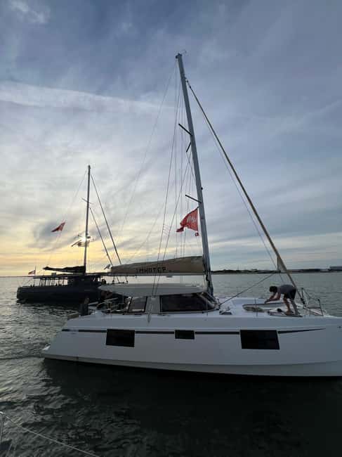 La Flotte en Ré - 2 hrs Evening Catamaran Cruise - Setting out from La Flotte’s old harbor