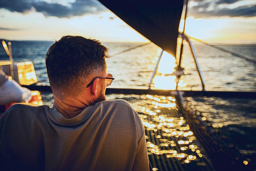 La Grande Motte: Camargue Sunset Catamaran Tour with a Drink - Your drink and the first view of La Grande Motte