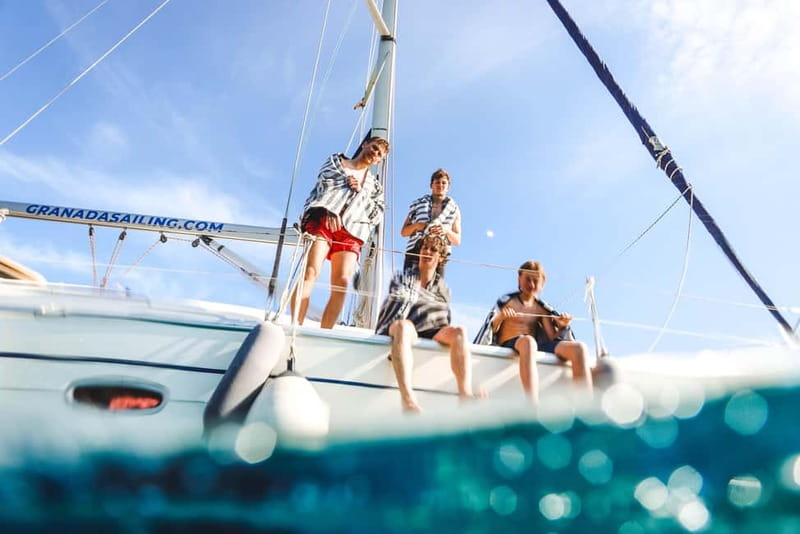 La Herradura: Sailing with a view of dolphins - Who will enjoy this La Herradura boat trip