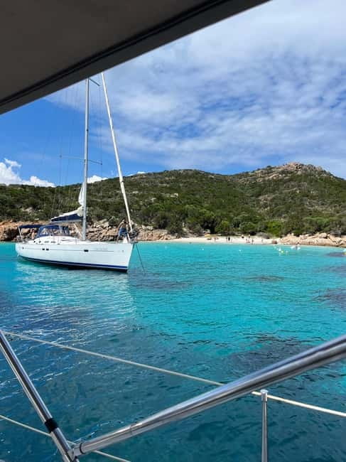 La Maddalena: daily sailing tour archipelago La Maddalena - Why the small boat makes a difference