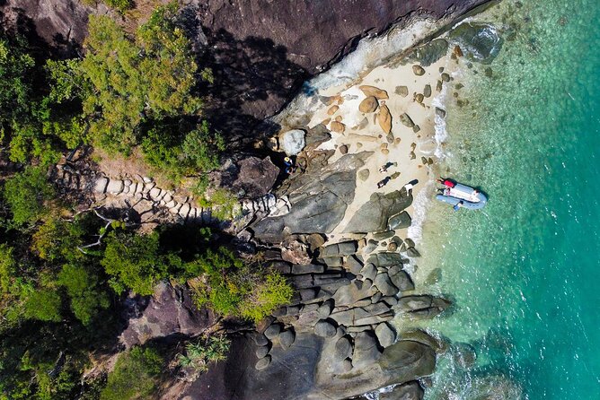 Lady Enid Sailing to Hook Island Cultural Site & Snorkelling - Cruising through the Whitsunday Islands National Park