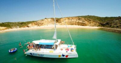 Piedade Caves & Coastline – Catamaran