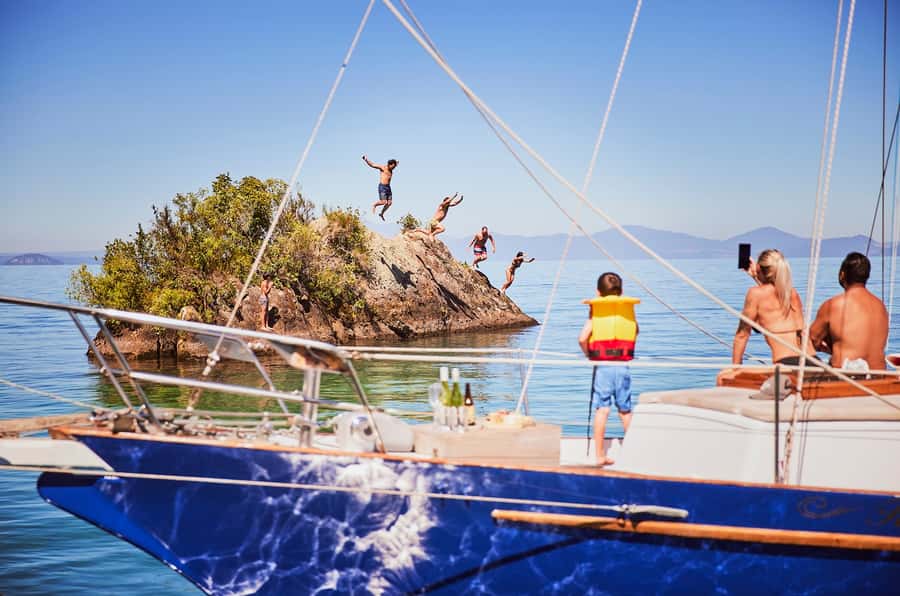 Lake Taupo: Classical Sailing to the Māori Rock Carvings - Key points at a glance
