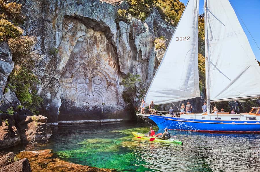 Lake Taupo: Classical Sailing to the Māori Rock Carvings - What happens when a catamaran replaces the yacht?