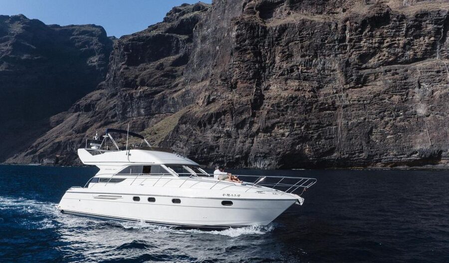 Las Galletas: Private Luxury Yacht Cruise with Lunch - Leaving Las Galletas for open water